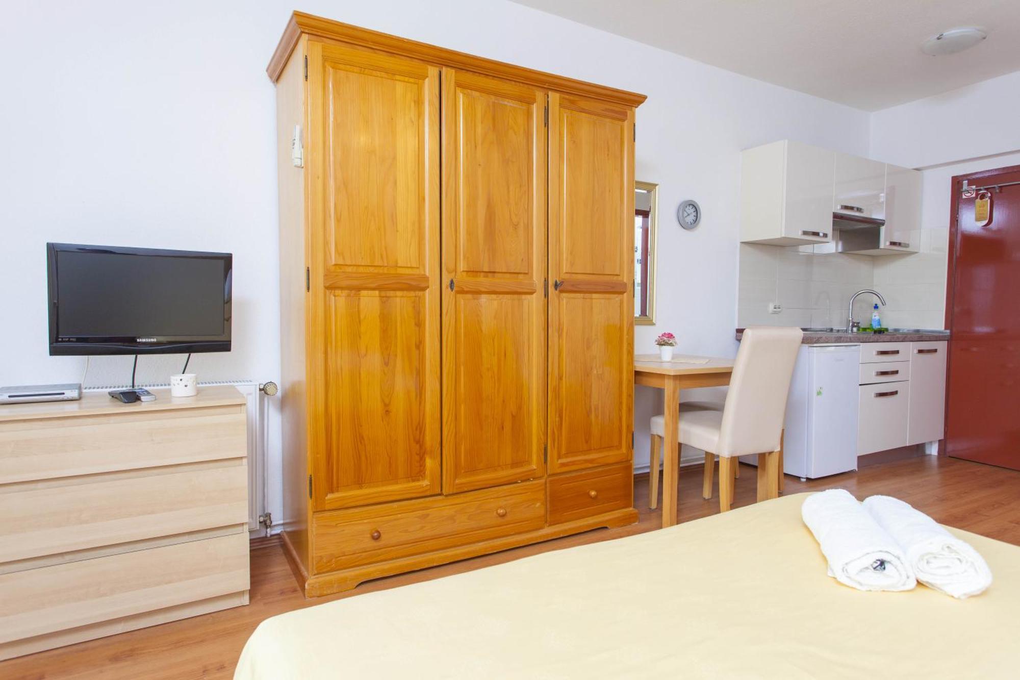 House Bilic Apartment Baska Voda Room photo